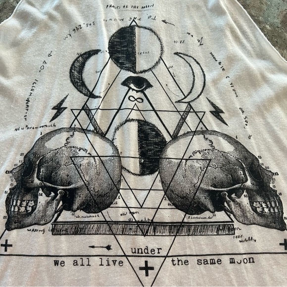 Billabong Designer’s Closet Moon & Skulls Halter Tank XS - Picture 4 of 12